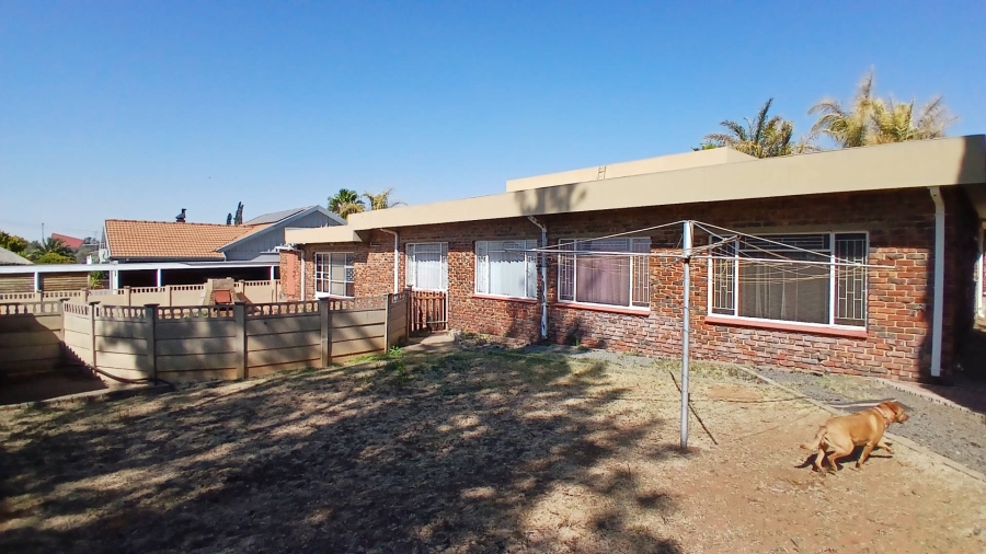 4 Bedroom Property for Sale in Fleurdal Free State